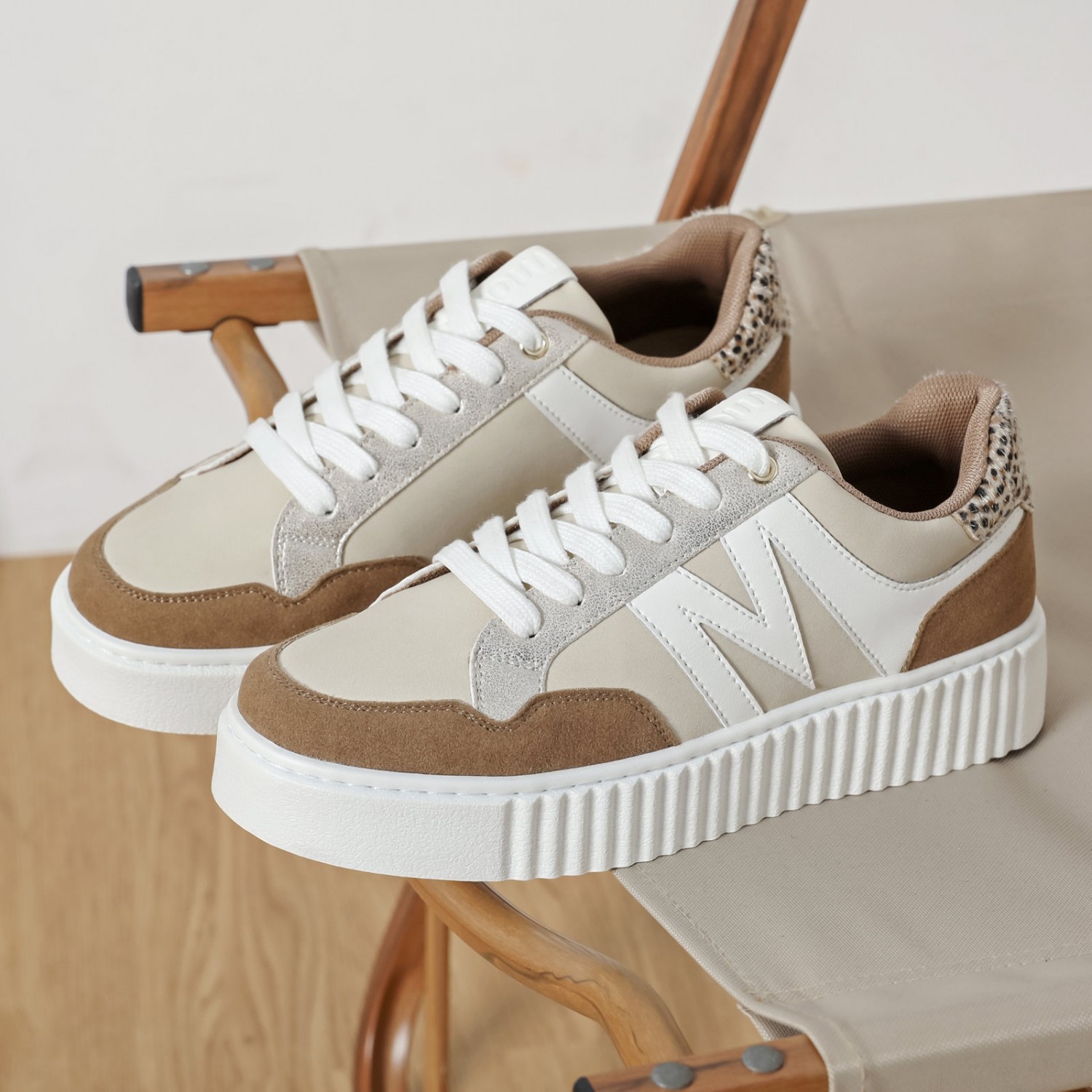 Sneakers KP4750 of the brand MOOW, offered by wholesaler LNC