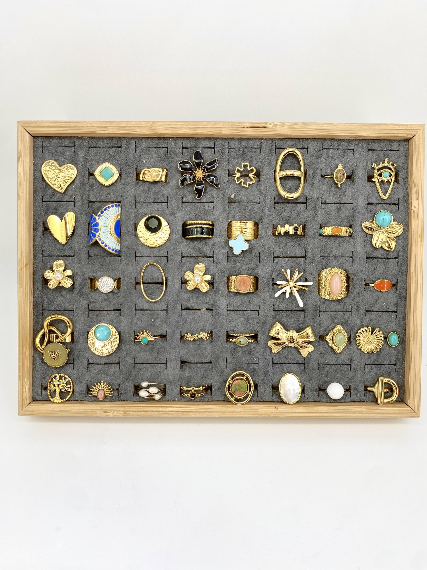 LOT40BAG1680-1