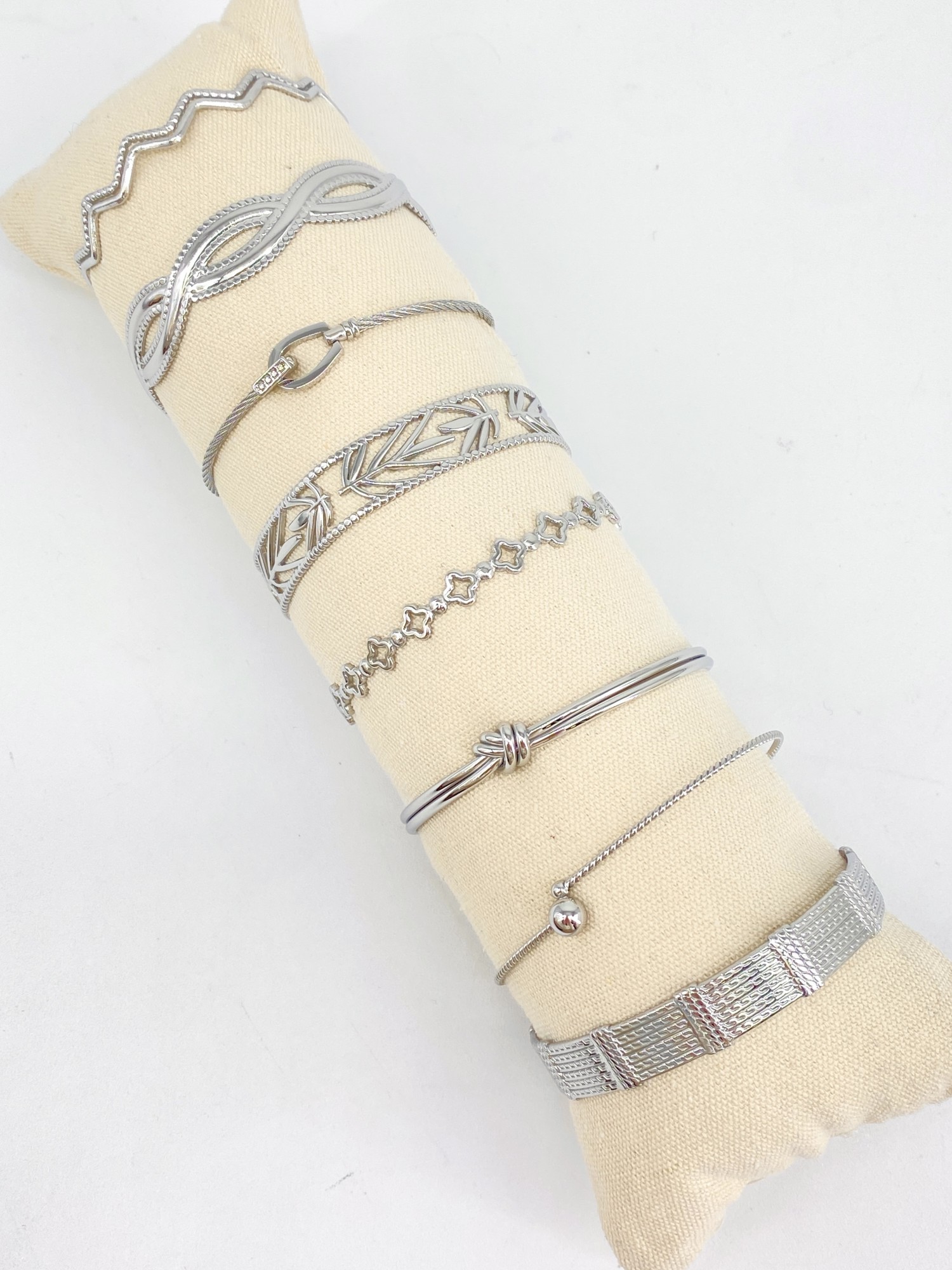 LOT8BRAC440-1